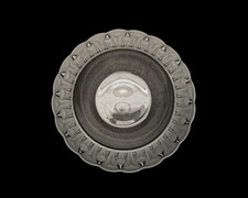 Coupe en verre moulé-pressé